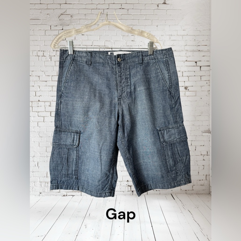 GAP WOMEN'S BUTTON FLY CARGO STYLE SHORTS SIZE: `10 #U - Picture 1 of 10